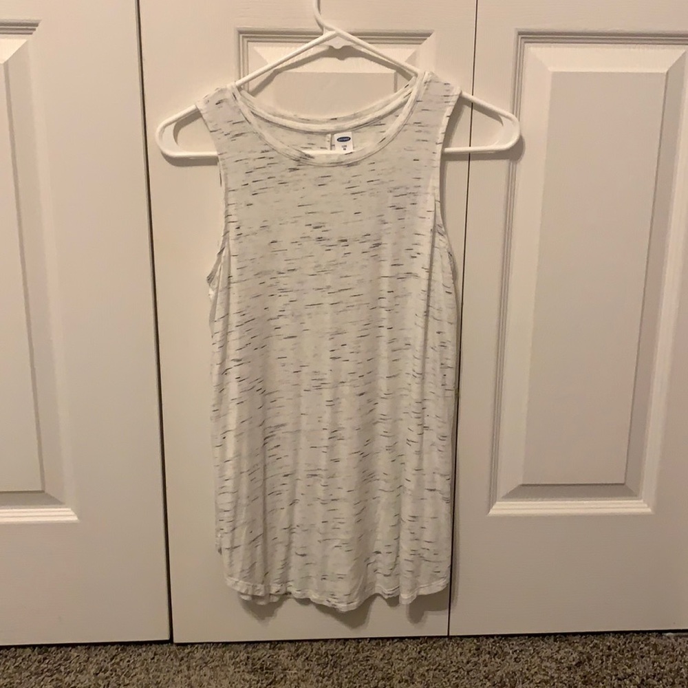 Old navy tank, fits like small